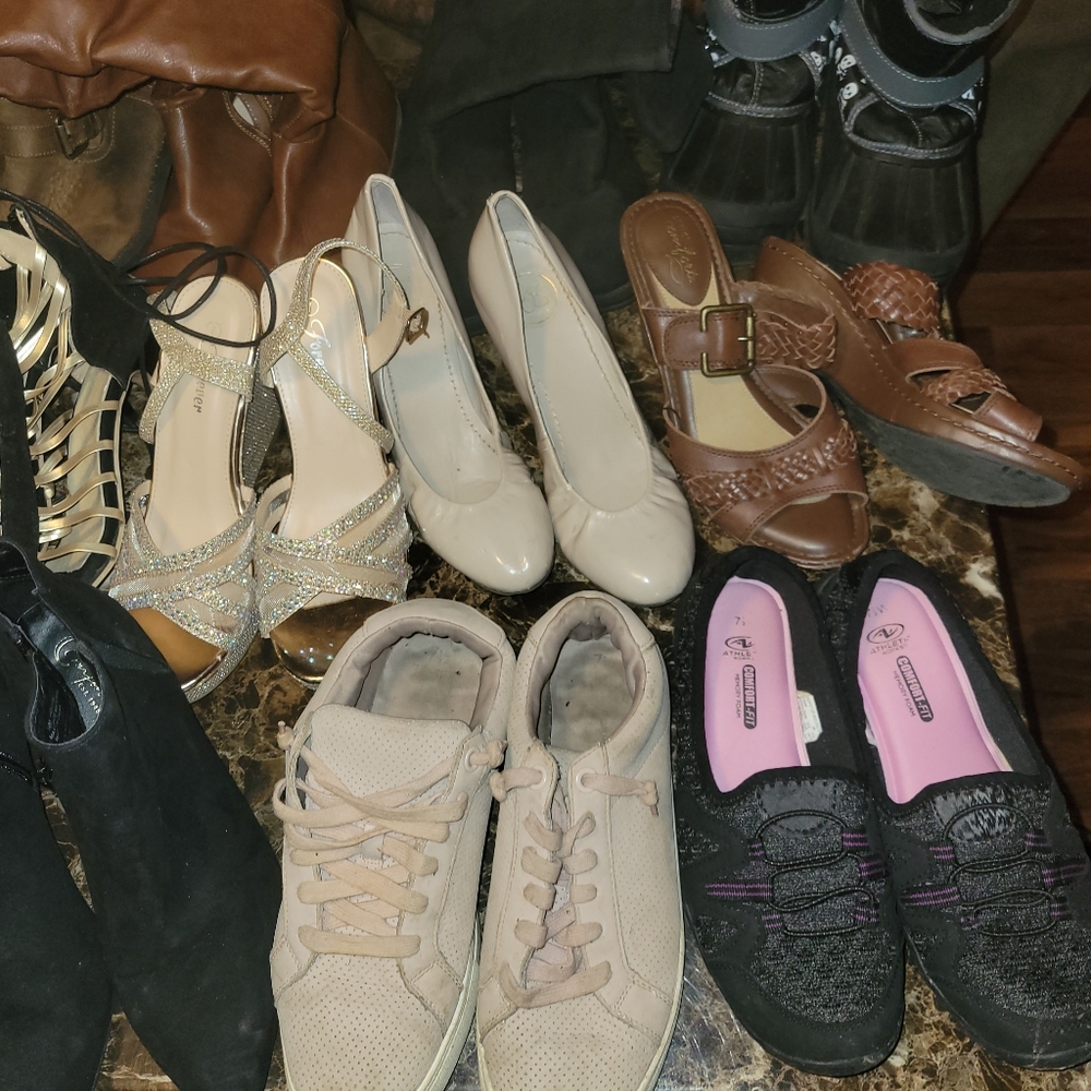 Shoes - Picture 4 of 10